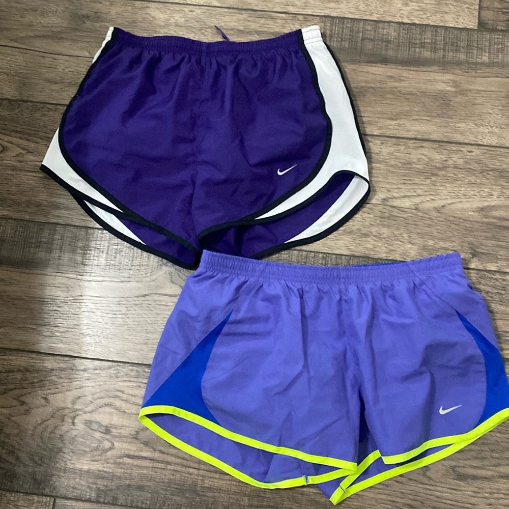 2 pairs of Nike shorts